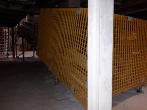 Conveyor system with Proload and safety cage